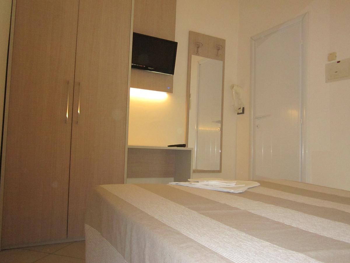 Hotel Andrea'S Rimini Eksteriør bilde