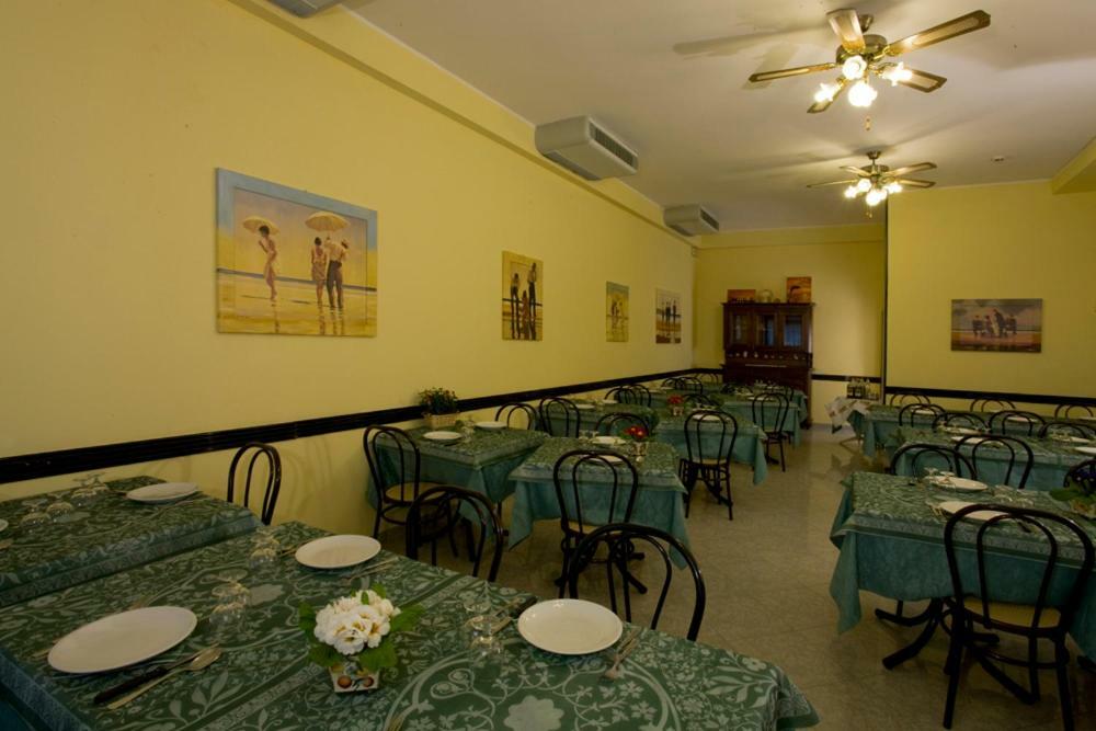 Hotel Andrea'S Rimini Eksteriør bilde