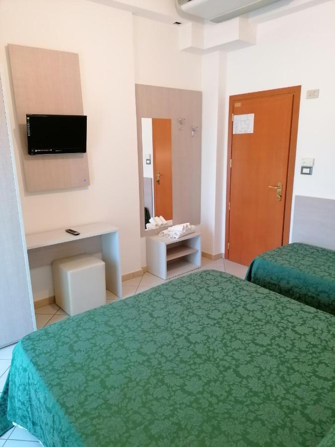 Hotel Andrea'S Rimini Eksteriør bilde
